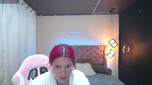 brithany smiith  online show from 02-27-25, 02:03