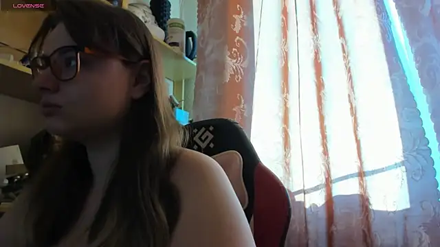 Seductive She Wolf online show from 04-10-26, 03:52