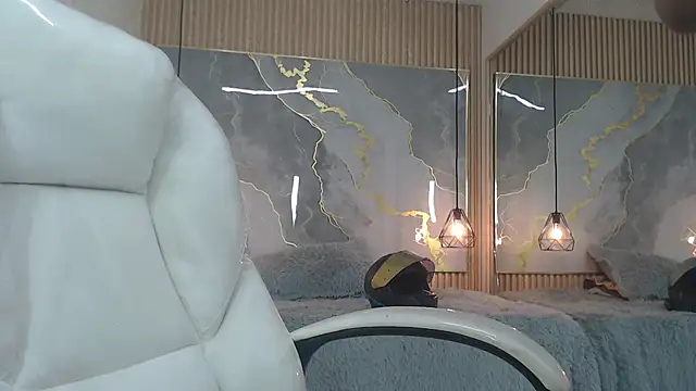 dannacoleman  online show from 10-20-25, 07:47