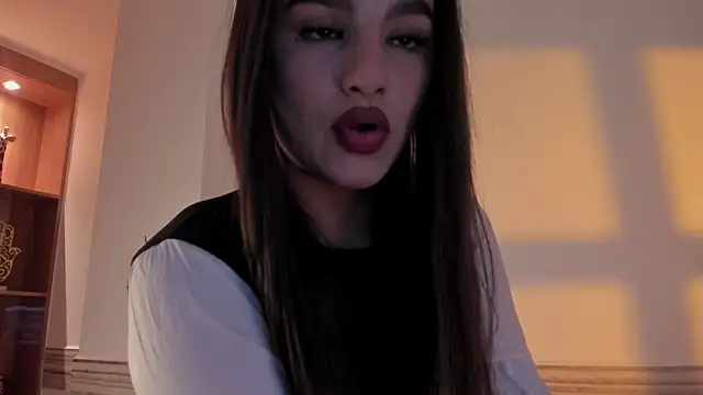 Snapshot of Sophia_Cambpell chatting on 05-16-26, 09:58 Sophia Cambpell online show from 05-16-26, 09:58