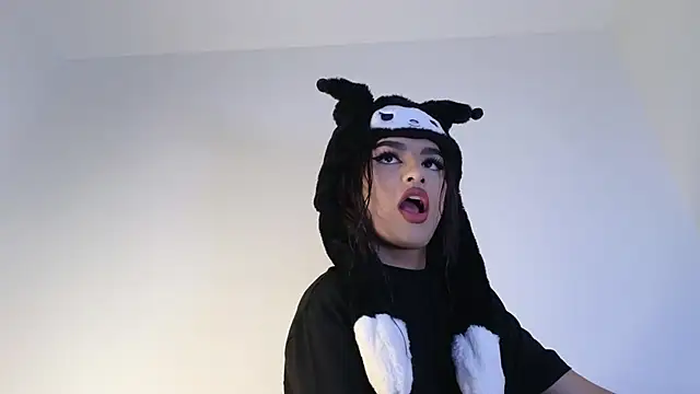 Sophia Cambpell online show from 12-02-25, 09:27