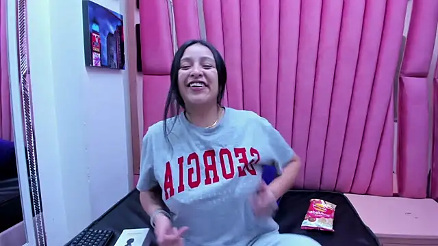 Sarah Hornny online show from 12-21-25, 04:03