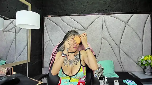 Snapshot of Samantha_Smiith chatting on 02-10-26, 04:22 Samantha Smiith online show from 02-10-26, 04:22