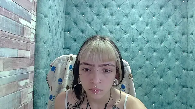 Samantha Smiith online show from 10-31-25, 04:20