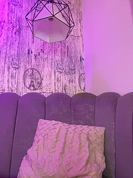 AbyThompson online show from 04-12-26, 03:48