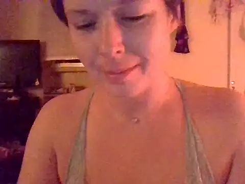 Snapshot of KatieBARBiE98 chatting on 03-03-25, 02:54 KatieBARBiE98 online show from 03-03-25, 02:54