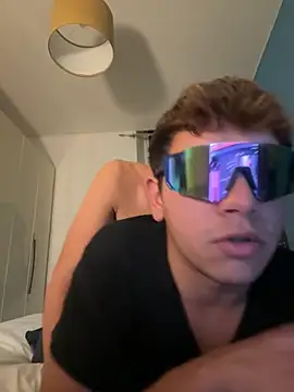 calleaaaa online show from 11-18-25, 10:24