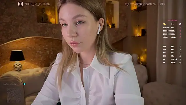 Snapshot of somejgirl chatting on 10-04-25, 01:56 somejgirl online show from 10-04-25, 01:56