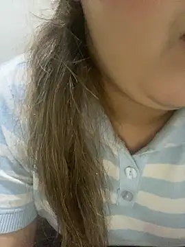 Snapshot of yassminsexy22 chatting on 02-23-26, 10:32 yassminsexy22 online show from 02-23-26, 10:32