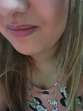 Snapshot of yassminsexy22 chatting on 02-15-26, 02:45 yassminsexy22 online show from 02-15-26, 02:45