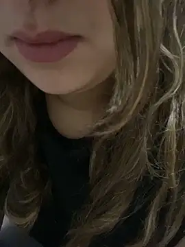 Snapshot of yassminsexy22 chatting on 02-02-26, 01:21 yassminsexy22 online show from 02-02-26, 01:21