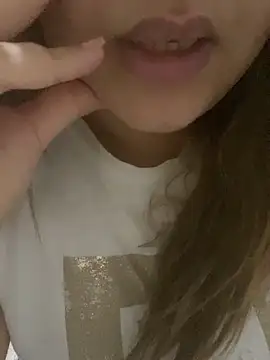 yassminsexy22 online show from 04-19-26, 12:55