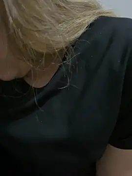 Snapshot of yassminsexy22 chatting on 02-01-26, 08:29 yassminsexy22 online show from 02-01-26, 08:29