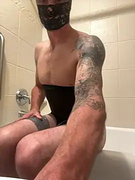 Snapshot of UtopianMisfit1 chatting on 03-06-26, 12:33 UtopianMisfit1 online show from 03-06-26, 12:33