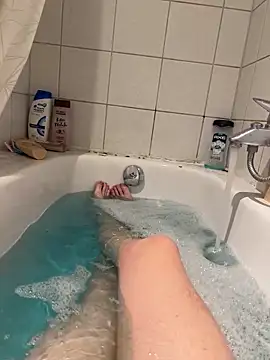 Snapshot of Michaela1222 chatting on 11-06-25, 09:52 Michaela1222 online show from 11-06-25, 09:52