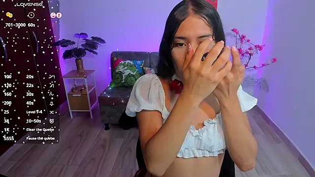 Snapshot of CamilaHarperr_ chatting on 05-21-26, 11:07 CamilaHarperr online show from 05-21-26, 11:07