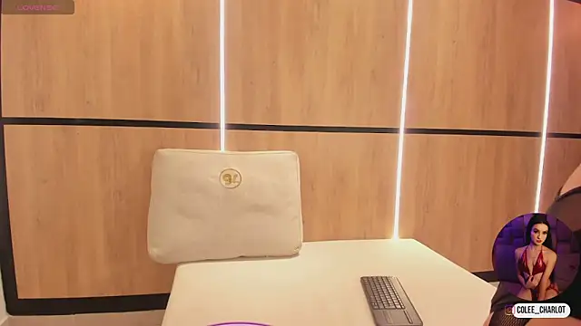 charlotte colee online show from 11-28-25, 11:43