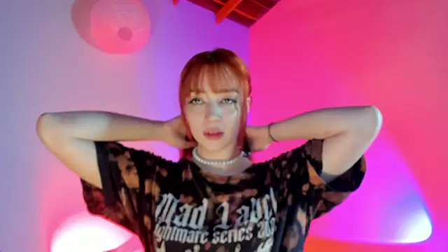 Snapshot of sweeet_peach chatting on 02-16-26, 04:33 sweeet peach online show from 02-16-26, 04:33