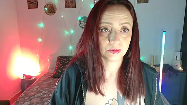 catalinamommyx online show from 10-22-25, 06:02