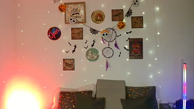 catalinamommyx online show from 10-30-25, 12:09