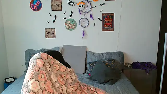 catalinamommyx online show from 10-31-25, 09:22