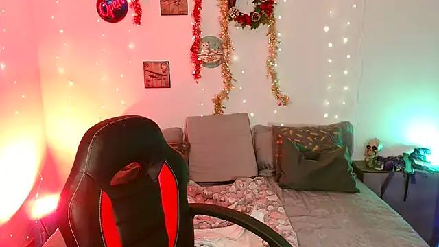 catalinamommyx online show from 12-15-25, 01:55