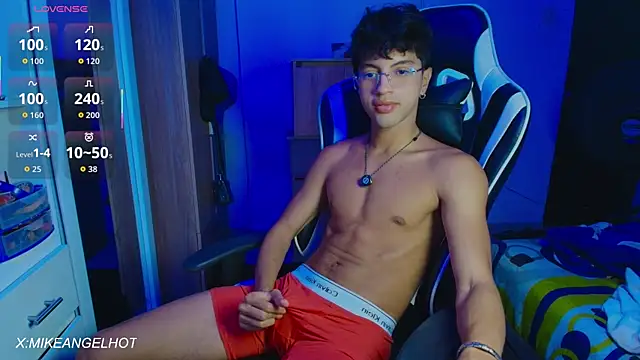 Angelligth online show from 06-25-26, 03:37