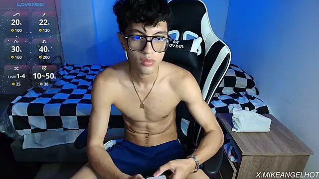 Angelligth online show from 02-17-26, 03:37