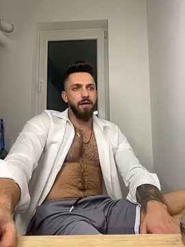 Snapshot of LoveIsBlind_ chatting on 01-01-25, 12:21 LoveIsBlind  online show from 01-01-25, 12:21