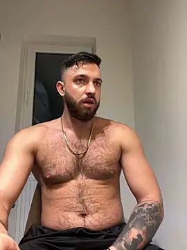 Snapshot of LoveIsBlind_ chatting on 12-08-24, 04:22 LoveIsBlind  online show from 12-08-24, 04:22