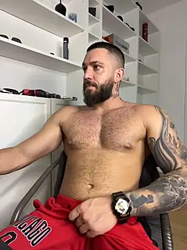 Snapshot of LoveIsBlind_ chatting on 09-22-25, 03:40 LoveIsBlind  online show from 09-22-25, 03:40