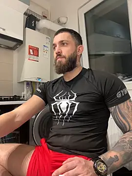 Snapshot of LoveIsBlind_ chatting on 10-27-25, 07:37 LoveIsBlind  online show from 10-27-25, 07:37