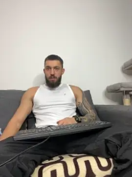 Snapshot of LoveIsBlind_ chatting on 10-30-25, 07:44 LoveIsBlind  online show from 10-30-25, 07:44