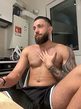 Snapshot of LoveIsBlind_ chatting on 10-19-25, 02:47 LoveIsBlind  online show from 10-19-25, 02:47