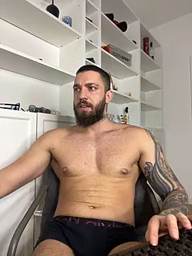 Snapshot of LoveIsBlind_ chatting on 10-03-25, 04:14 LoveIsBlind  online show from 10-03-25, 04:14