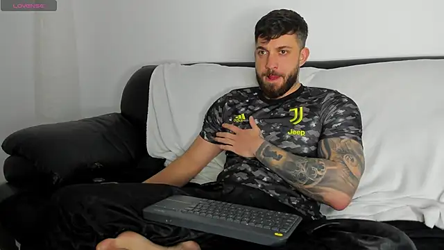 LoveIsBlind  online show from 05-09-26, 04:21