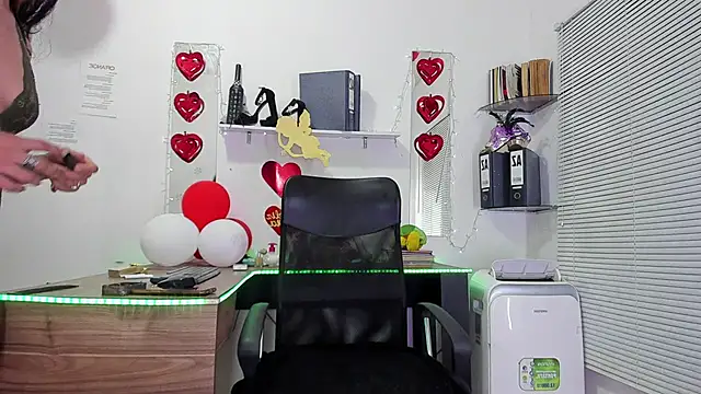 Snapshot of MIAUTENA chatting on 09-26-25, 03:35 MIAUTENA online show from 09-26-25, 03:35