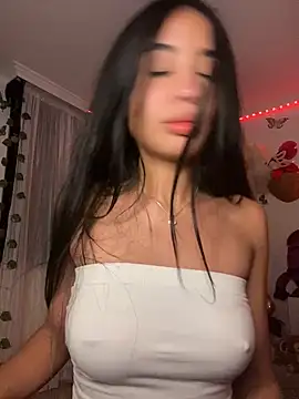 Snapshot of lina_pink chatting on 01-02-25, 06:40 lina pink online show from 01-02-25, 06:40