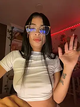 Snapshot of lina_pink chatting on 02-12-25, 08:07 lina pink online show from 02-12-25, 08:07