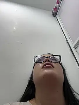 Snapshot of Karla-sexy01 chatting on 01-14-25, 05:23 Karla-sexy01 online show from 01-14-25, 05:23