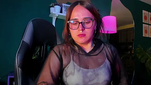 Snapshot of evy_orange1 chatting on 04-23-26, 12:39 evy orange1 online show from 04-23-26, 12:39