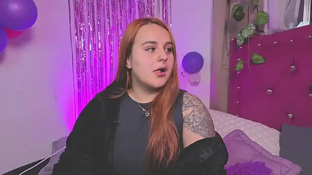 Snapshot of evy_orange1 chatting on 09-17-25, 11:18 evy orange1 online show from 09-17-25, 11:18