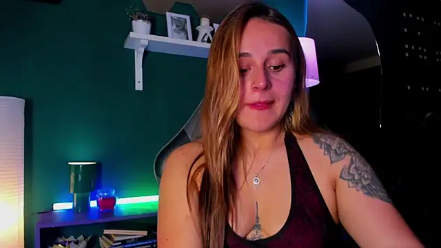 Snapshot of evy_orange1 chatting on 06-13-26, 03:48 evy orange1 online show from 06-13-26, 03:48