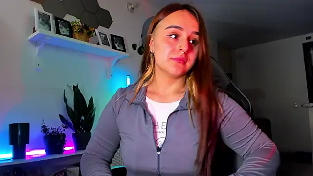 evy orange1 online show from 03-26-26, 01:04