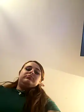 Snapshot of evy_orange1 chatting on 09-11-25, 01:49 evy orange1 online show from 09-11-25, 01:49