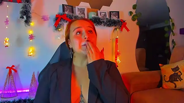 evy orange1 online show from 12-16-25, 12:37