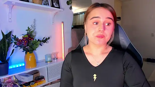 evy orange1 online show from 03-07-26, 01:34