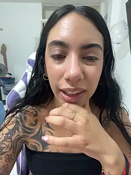 Snapshot of Heratemporal chatting on 04-22-26, 01:07 Heratemporal online show from 04-22-26, 01:07