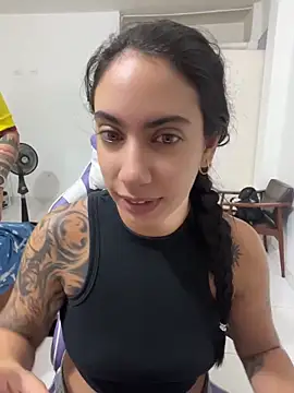 Snapshot of Heratemporal chatting on 06-17-26, 01:10 Heratemporal online show from 06-17-26, 01:10
