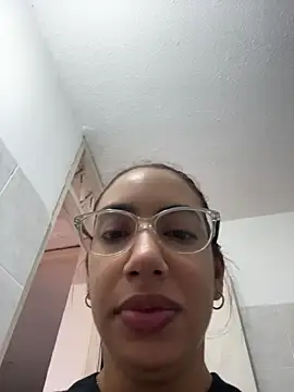 Snapshot of Heratemporal chatting on 05-19-26, 01:29 Heratemporal online show from 05-19-26, 01:29